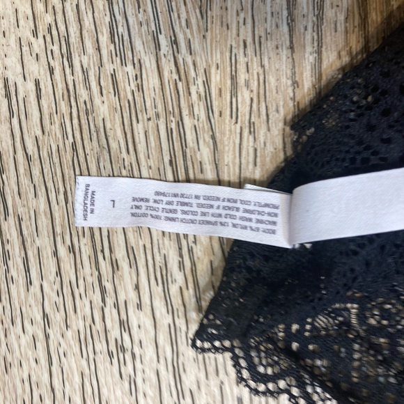 Size L Thong Lace - Picture 7 of 9